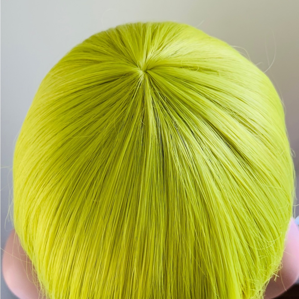 🌹30” Long Straight Green Lemon Premium Fiber Wig with Bangs for Daily Wear/Event - Picture 3 of 11